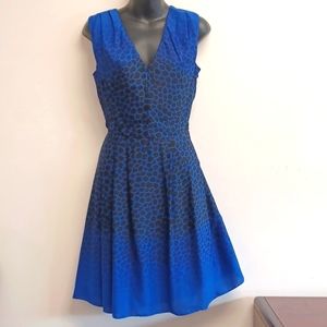 LOFT Dress sz 8. Pleated. Sleeveless. V-neck. Lined. Silk-like.